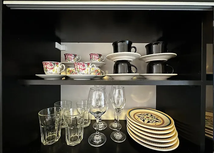 Po04- 1 Quarto Ao Lado Shop. Atlantico C/ Garagem